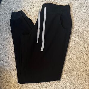 FIGS Zamora Jogger scrub pants in black